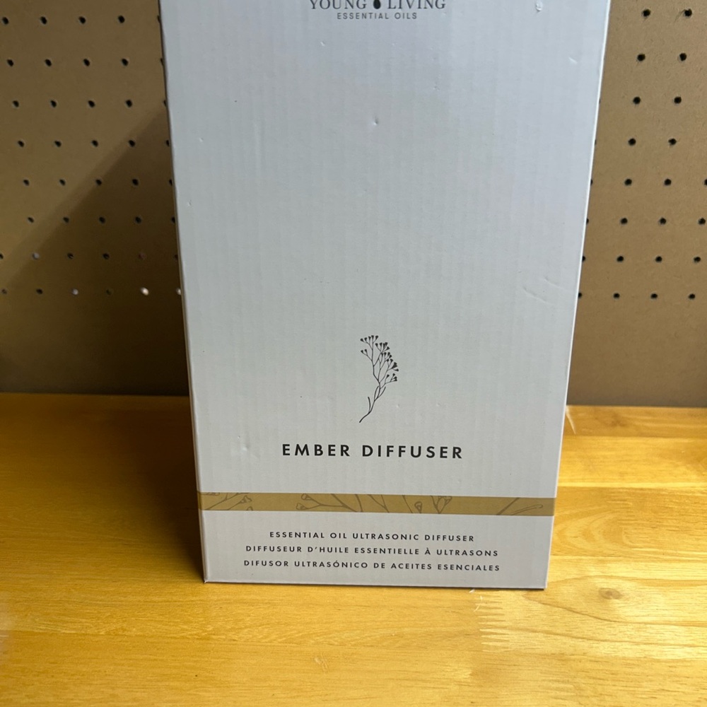 Young Living Ember Diffuser New in Box— Black‎ & Tan